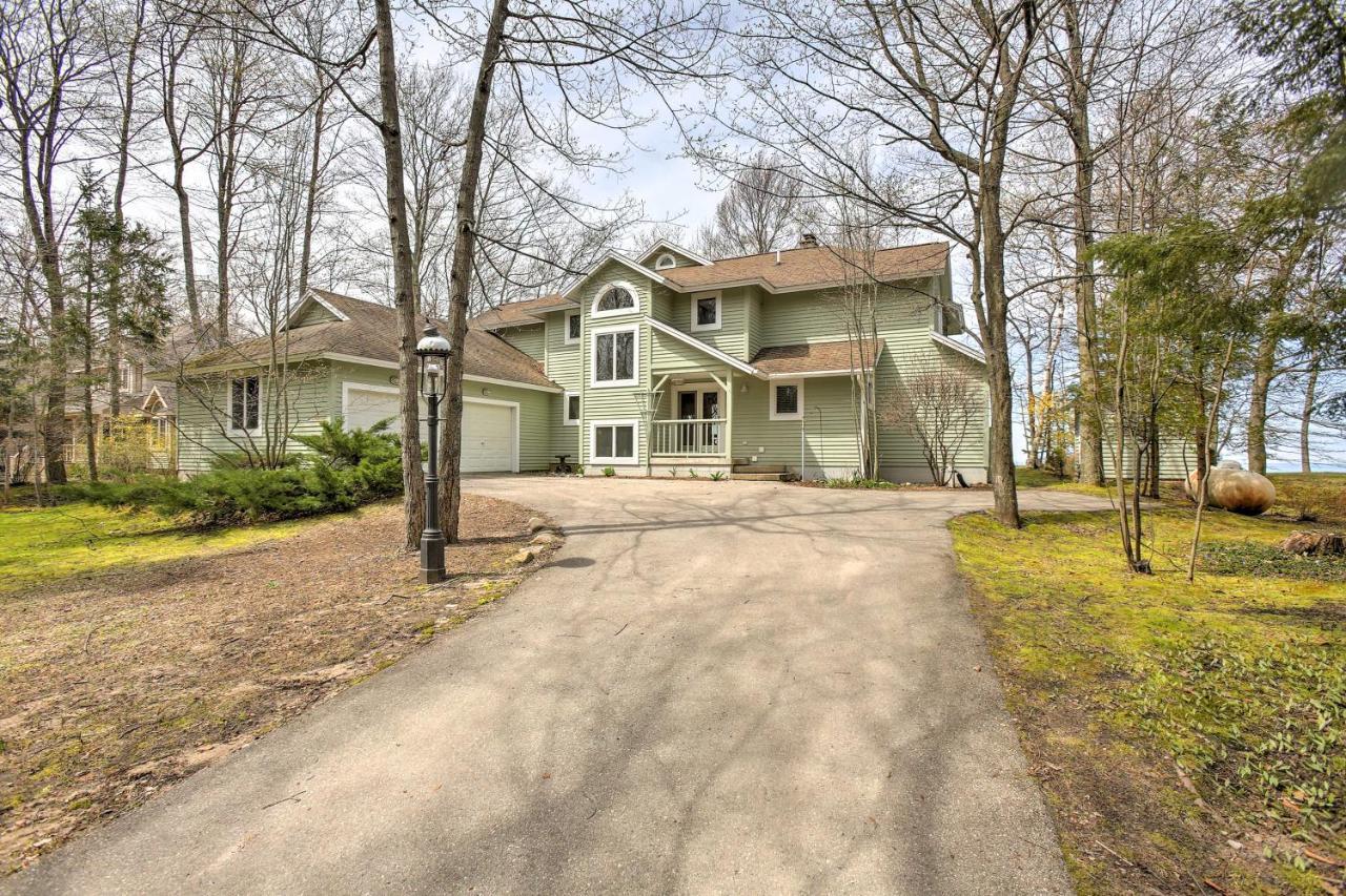 Gorgeous Charlevoix Home On Lake Michigan! Ellsworth Exterior photo